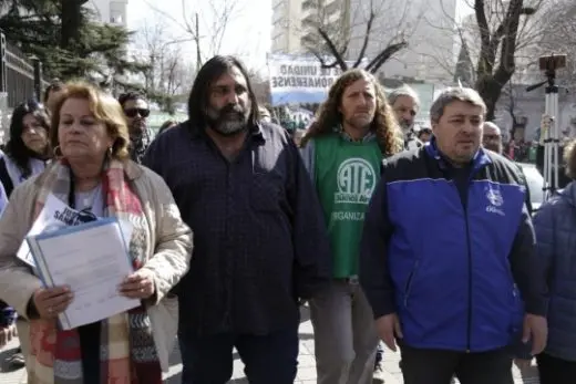 Gremios docentes se reúnen el miércoles con obispos y diputados opositores