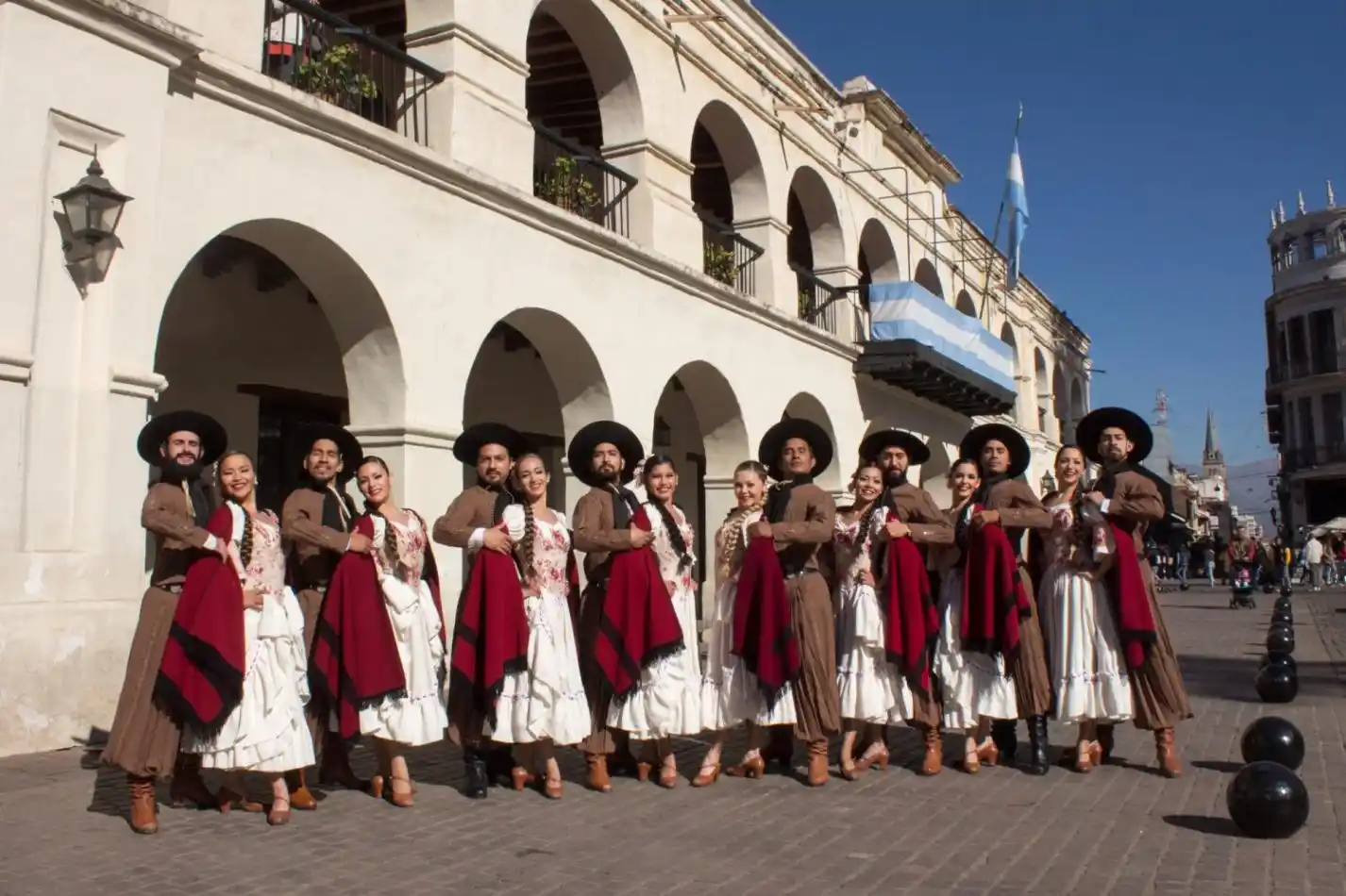 El gobierno provincial vetó la ley de enseñanza de folklore en escuelas