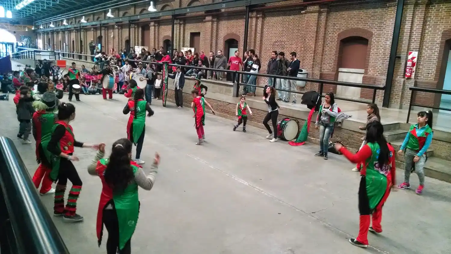 Lanús: Jóvenes de 3 barrios visitaron la UNLa