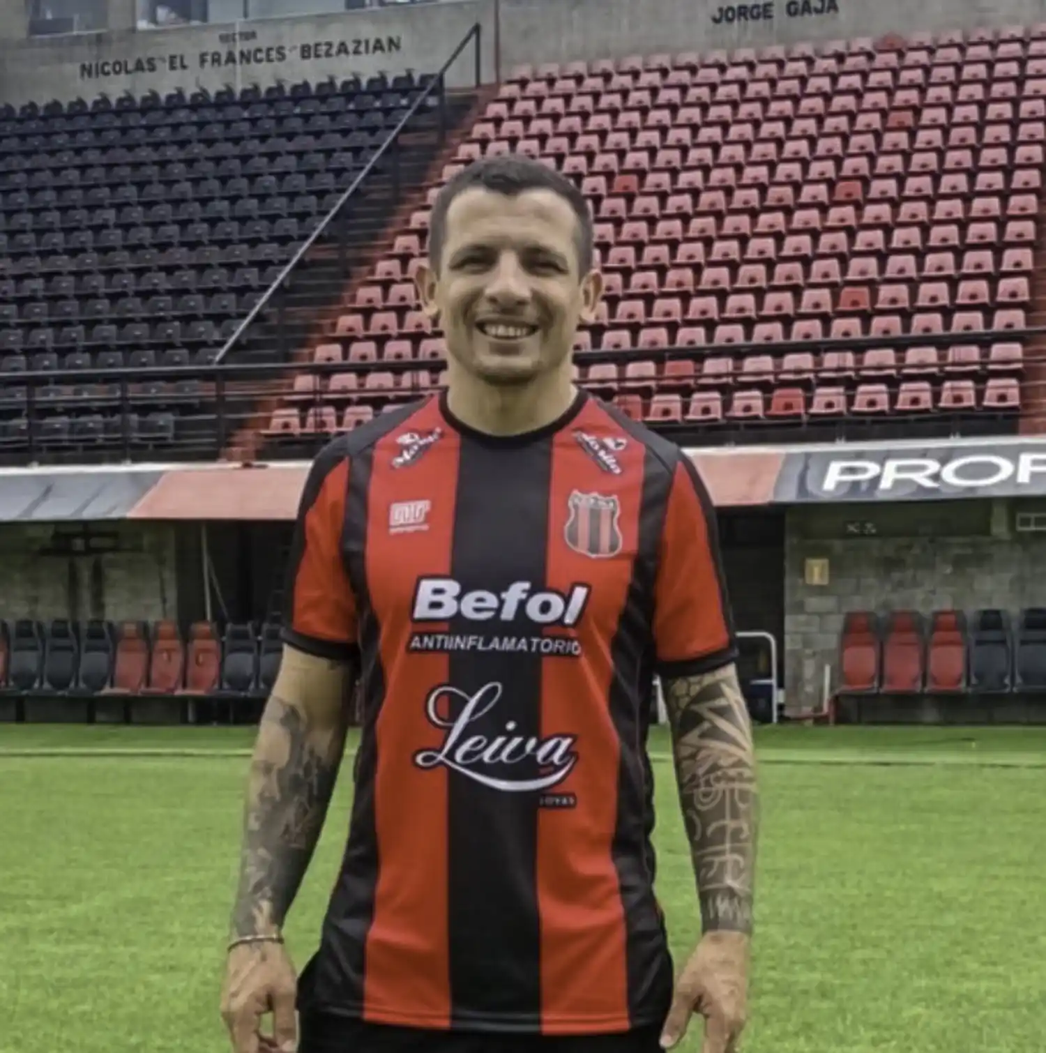 Vecchio seguirá su carrera en Defensores de Belgrano