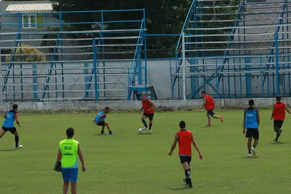 Juventud recibe a Chacarita en el Estadio de La Vía