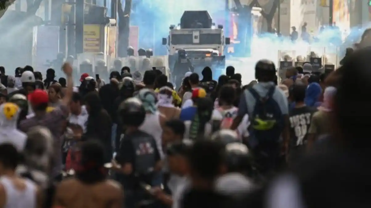 GENTE SIGUE EN LA CALLE: movilizaciones ciudadanas en rechazo y respaldo de resultados electorales este 30Jul (VIDEOS)