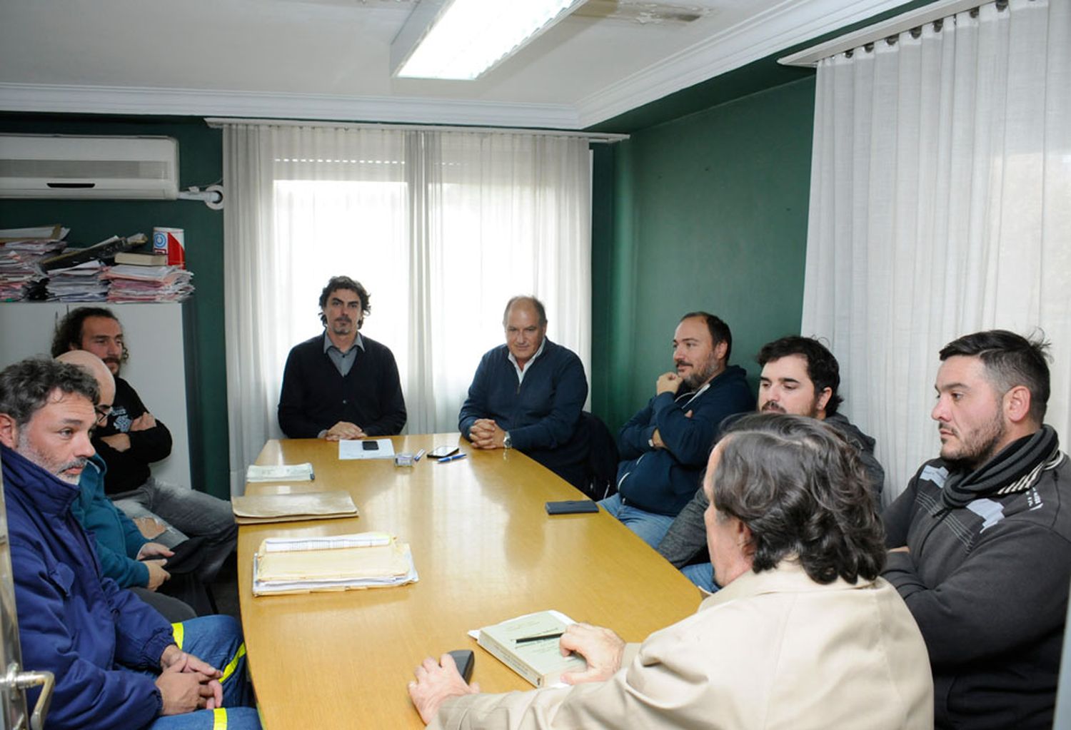 Se dictó la conciliación obligatoria tras los  despidos en Loma Negra y el pueblo se movilizó