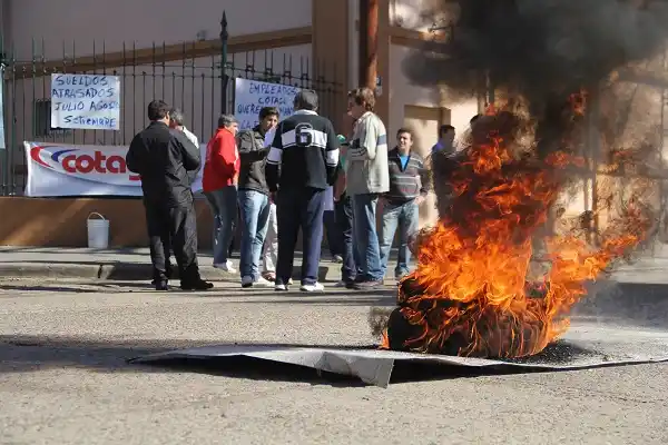Empleados de Cotagú se declararon “en  alerta” por la crítica situación económica 