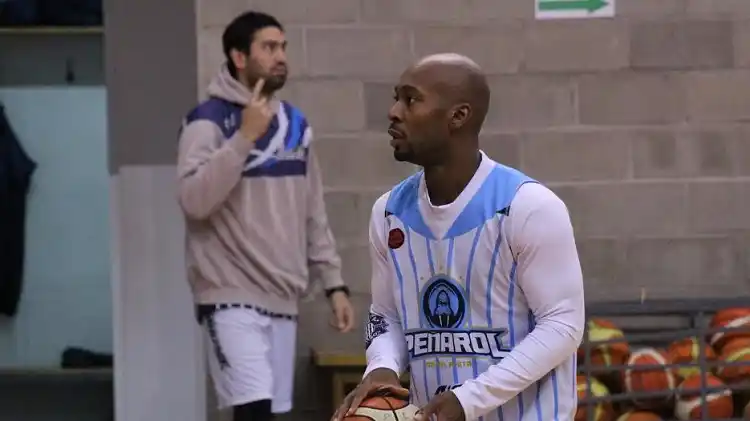 Peñarol recibió a sus tres extranjeros