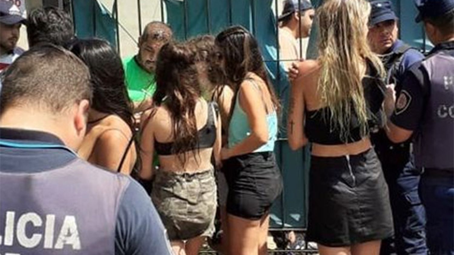 Investigan el pago de coimas a policías para proteger fiestas clandestinas