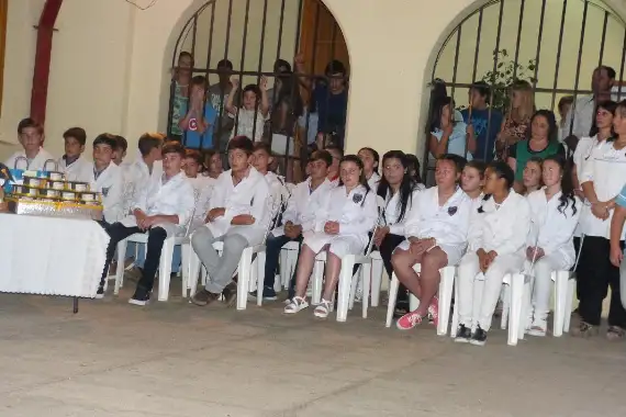 Fiesta de egresados. Escuela nº 20 Esteban Echeverría
