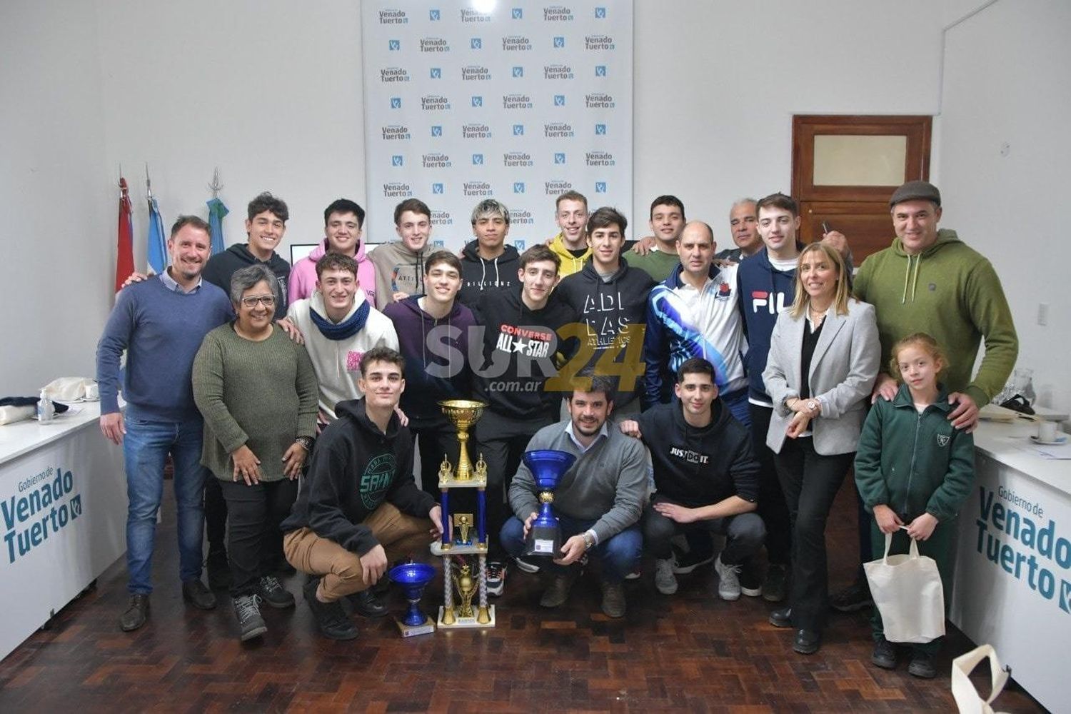 El intendente Chiarella recibió a los bicampeones provinciales de básquet U18