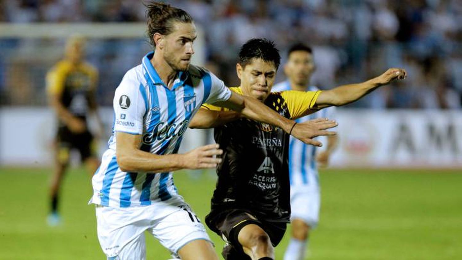 Atlético Tucumán sufrió en los penales, pero avanzó