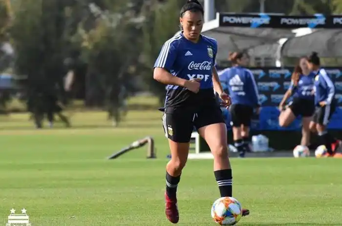 El seleccionado argentino, con Yael Oviedo, está en los Estados Unidos para un cuadrangular