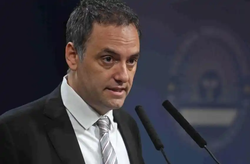 El vocero presidencial, Manuel Adorni, comunicó la decisión oficial