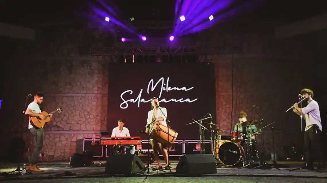 Éxito folclórico en el Anfiteatro de Paraná