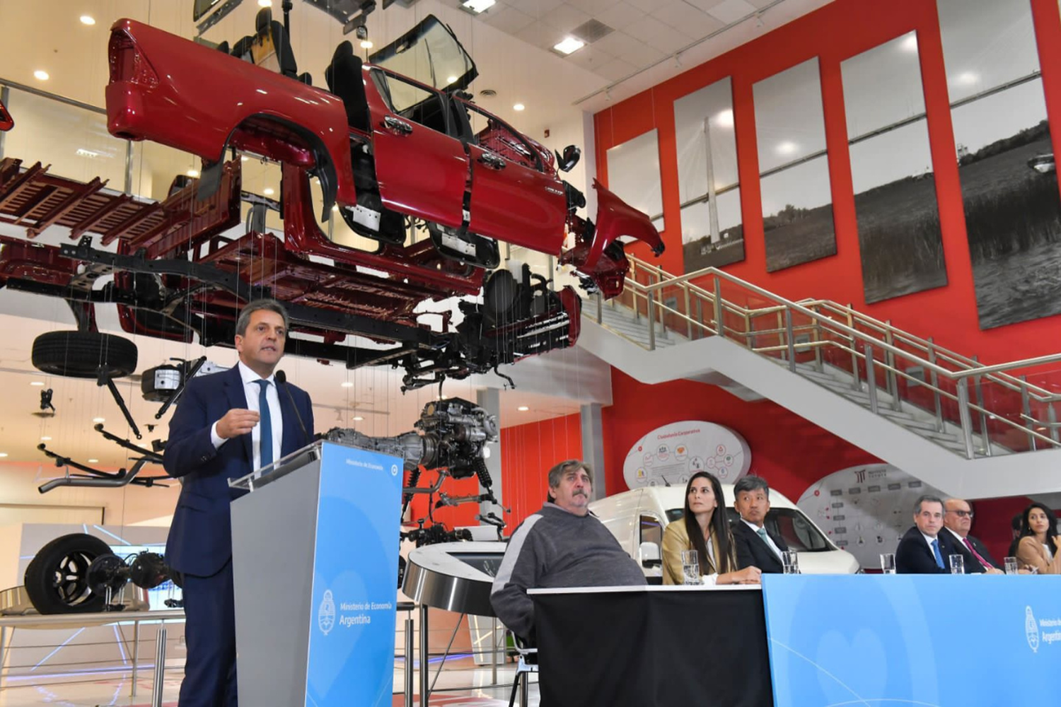 “Nos pone contentos como argentinos, como industriales y como gobierno que Japón haya elegido a Argentina para hacer un lanzamiento de esta magnitud"