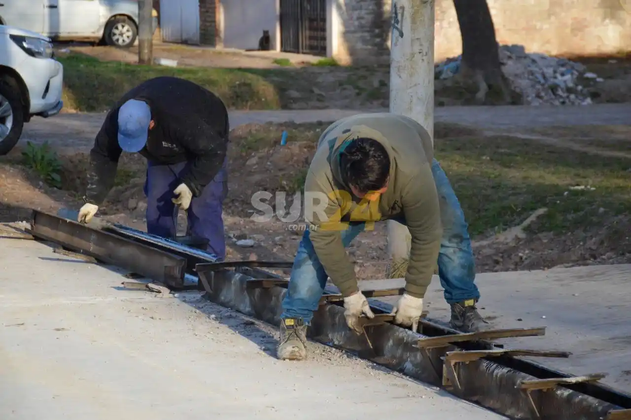 El gobierno municipal sigue ampliando la red de cordón cuneta en la ciudad 