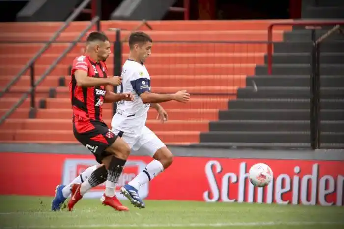 Patronato sorprendió a Gimnasia y lo goleó en Paraná