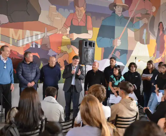 Sileoni se dirigió a los jóvenes durante la jornada.