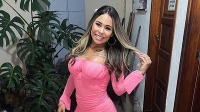 Una actriz de OnlyFans murió tras caer de un balcón mientras grababa un