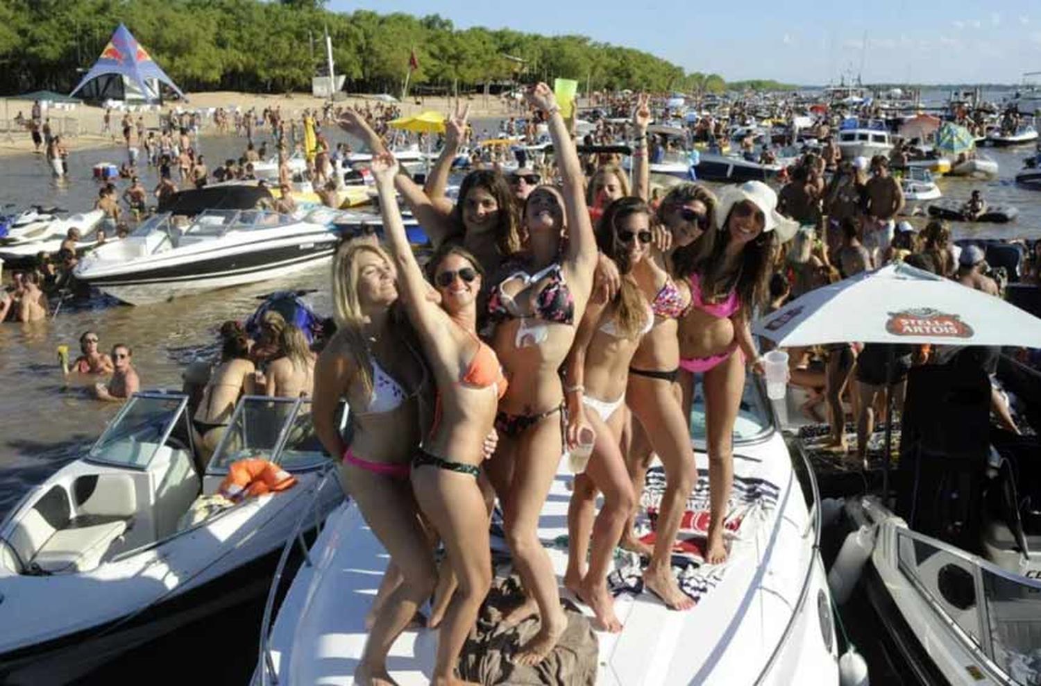 Multas de hasta 50 mil pesos para los paradores isleños que realicen fiestas ilegales