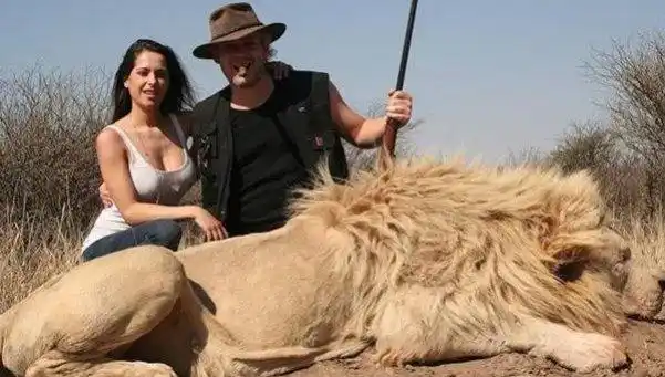 Filtran polémicas fotos de Vannucci y Garfunkel cazando animales