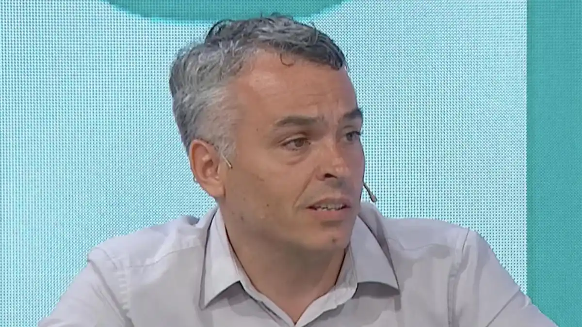 Socialistas advierten que eliminar de las señales de cable el contenido local beneficia a los grandes grupos