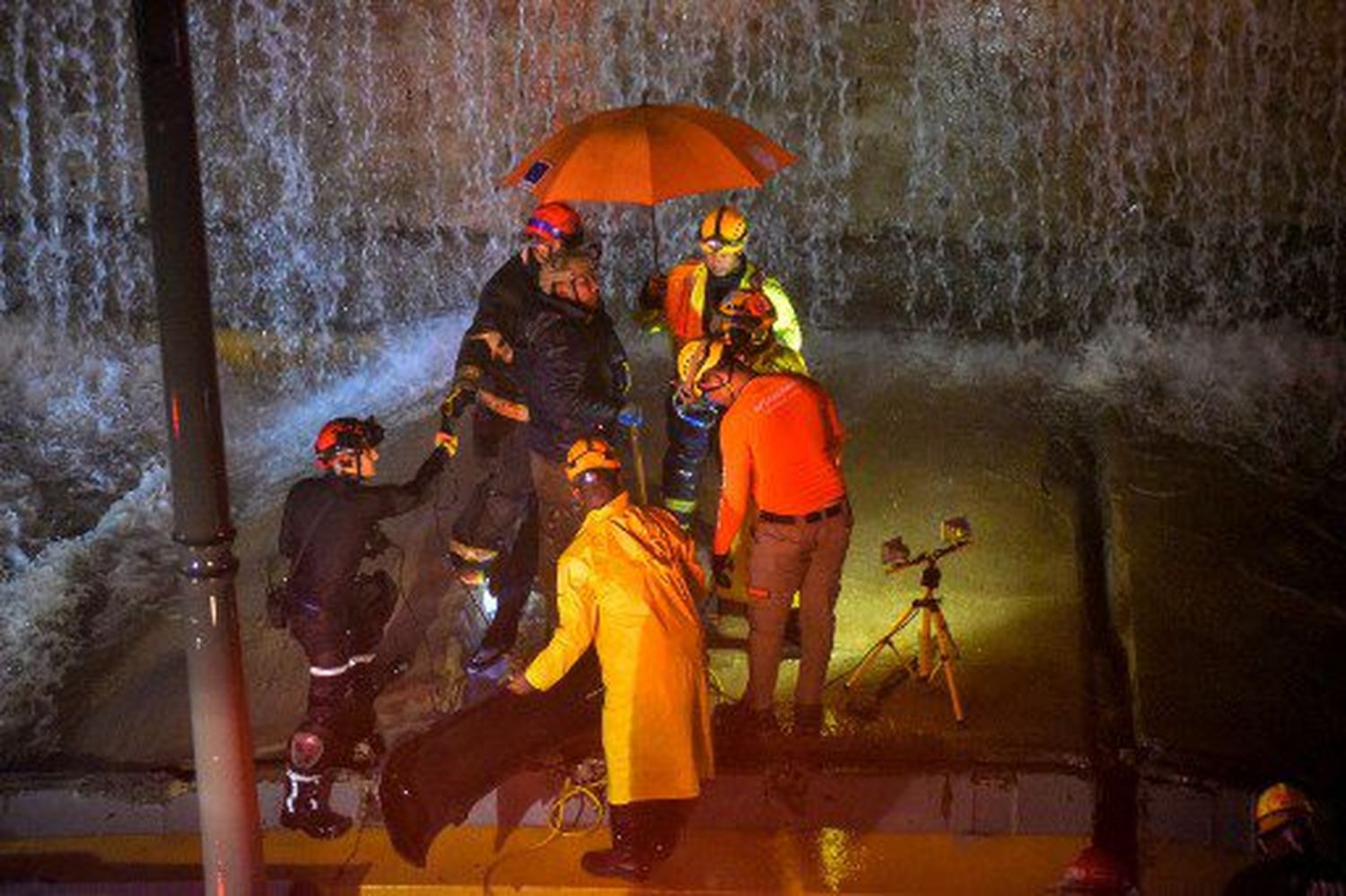 LUTO EN REPÚBLICA DOMINICANA: al menos 24 muertos por torrenciales lluvias