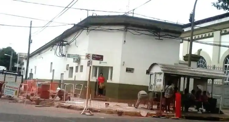 Coopser instala gas en el barrio Casini y repara veredas en su sede central