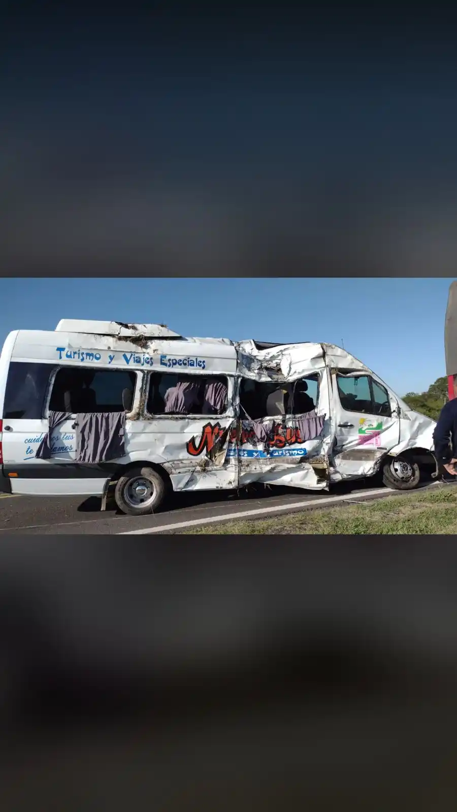 Volcó una traffic que trasladaba a chicos en Ruta 12