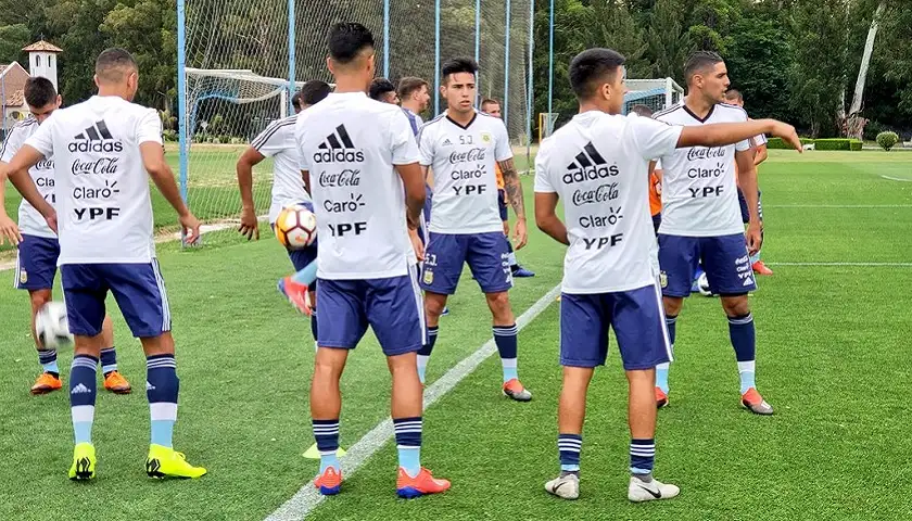 El Sub 20 se probó y hoy emprende el viaje a Chile