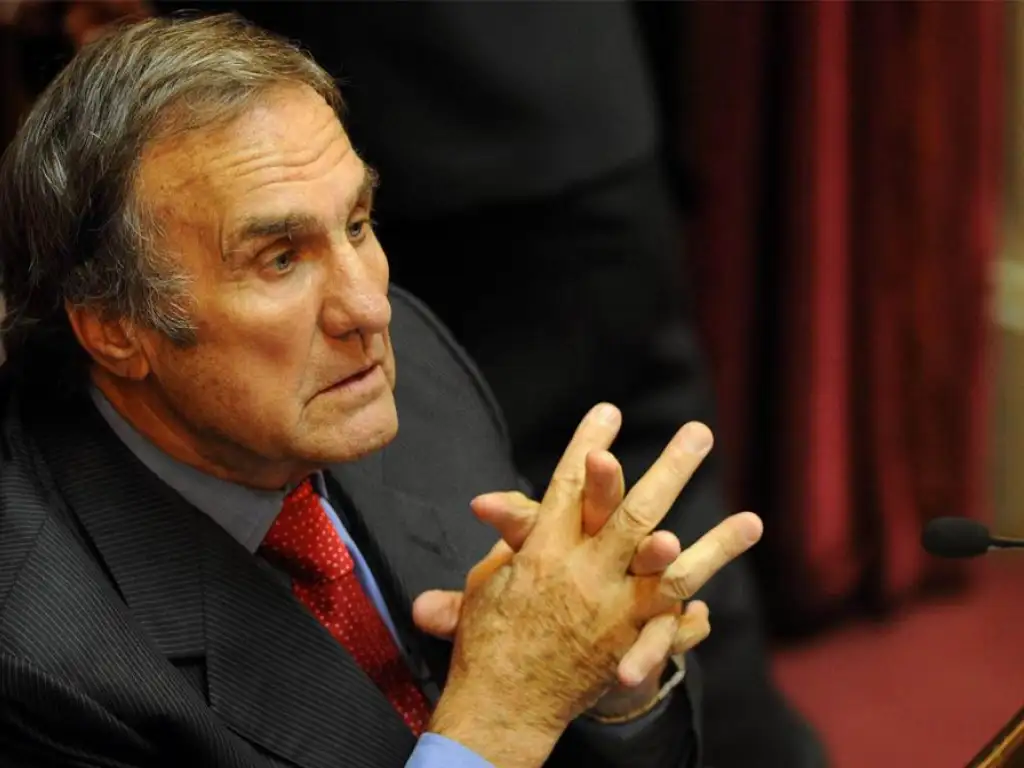 “Reutemann está bien y no va a renunciar”