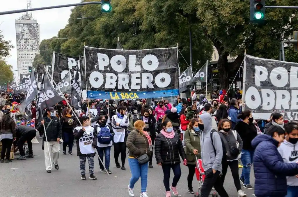 Movimientos sociales marchan al Ministerio de Desarrollo Social