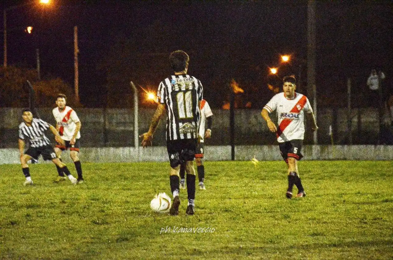 El Bosque y La Franja no se sacaron ventajas. Foto: Lorena Canaveccio.