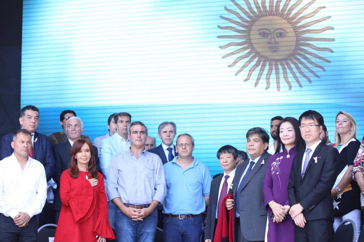 Cristina se mostró junto a Ishii en José C. Paz en la inauguración del Hospital Oncológico Municipal
