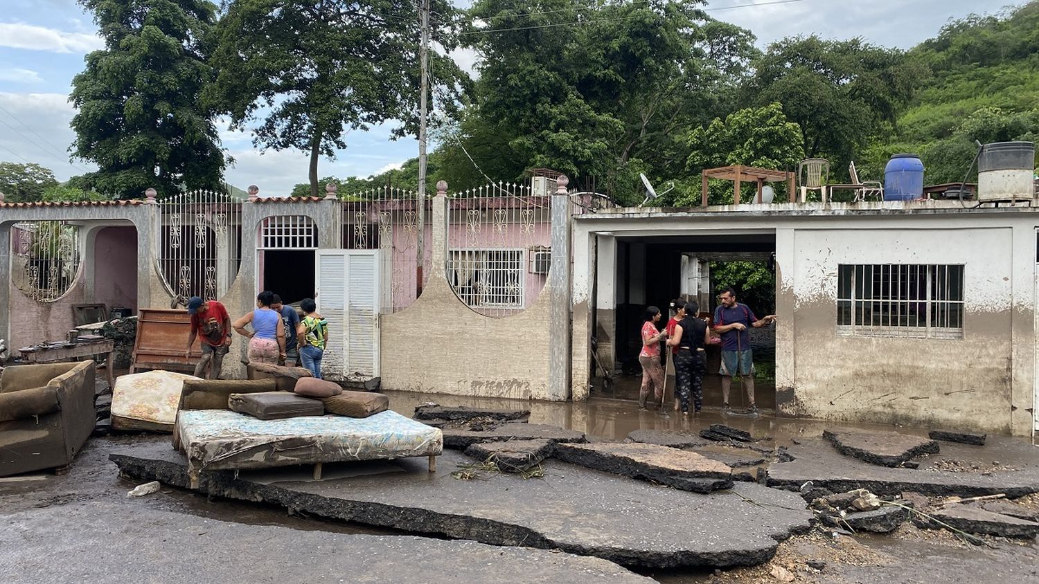 HURACÁN BERYL deja una estela de muertos en el Caribe y se debilita camino a Jamaica