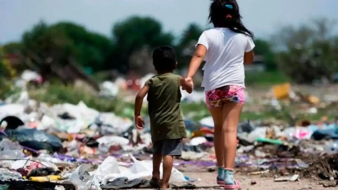 Unicef: la pobreza infantil bajó al 42,3% en 2025 pero advierten un posible repunte en 2026