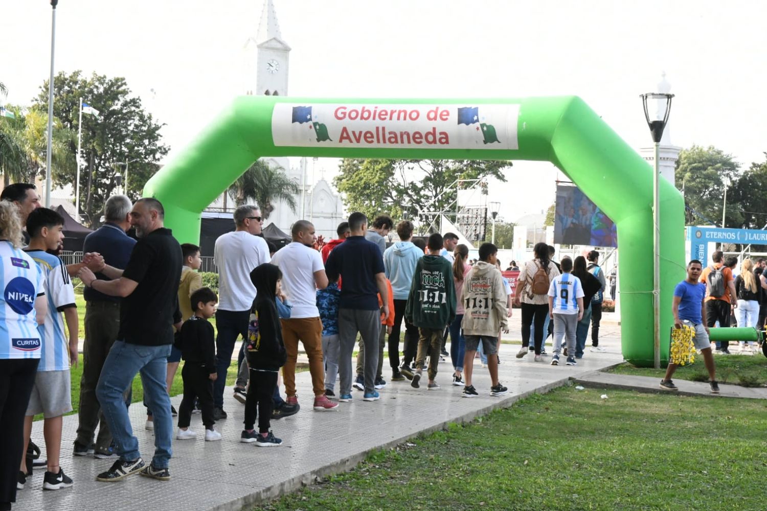 La exhibición oficial de la Copa del mundo en la Plaza Central de Avellaneda