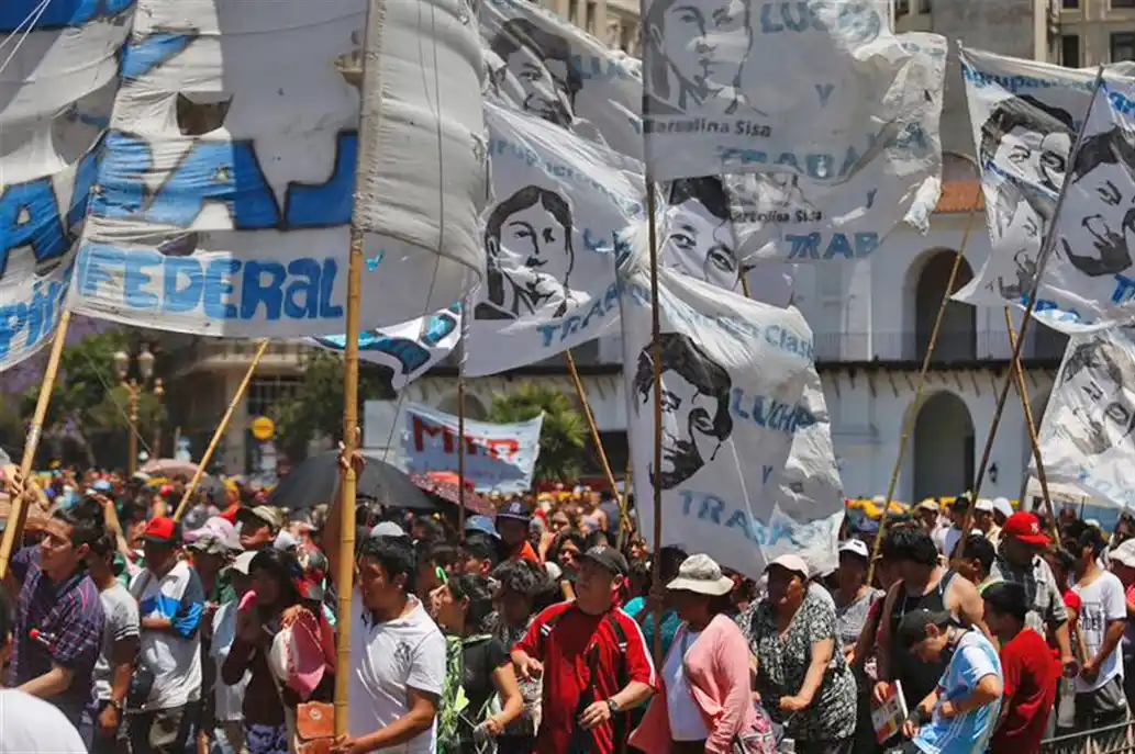 Arrancó la marcha federal por pan y trabajo