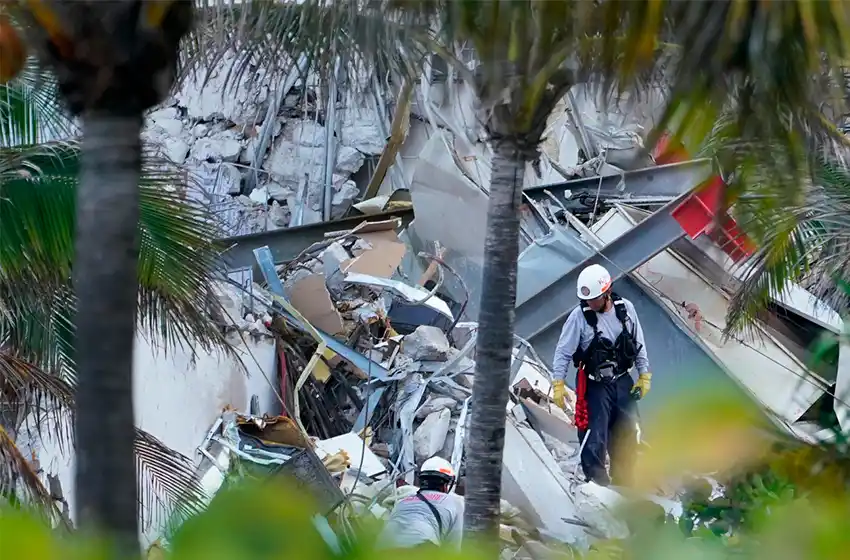 Derrumbe en Miami: encontraron cuatro cuerpos en los escombros del edificio