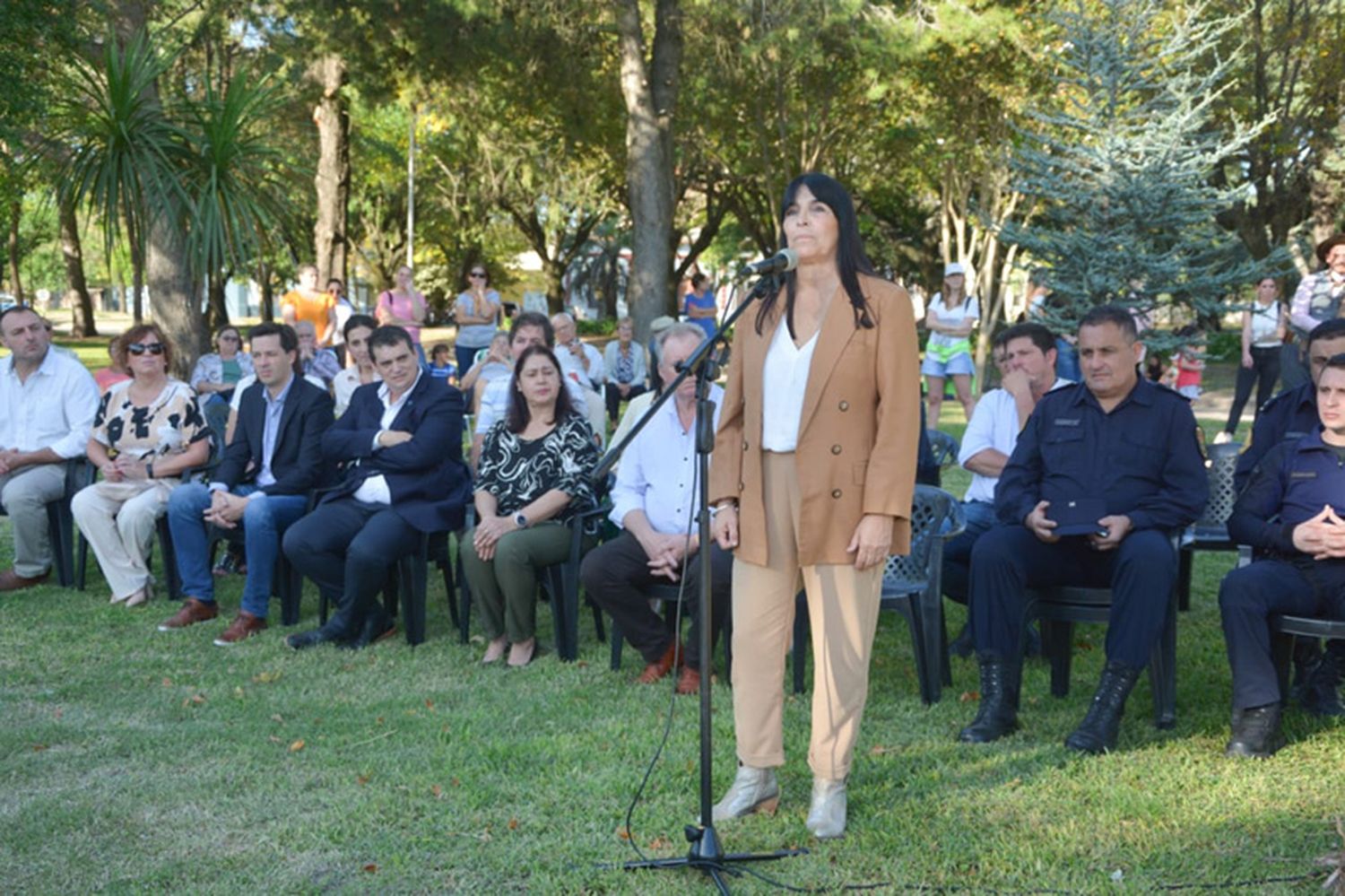 136 años. La vicegobernadora estuvo presente en el aniversario de Lucas González