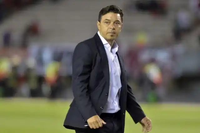 Gallardo pasa su día en Ezeiza donde prepara un equipo alternativo para el domingo