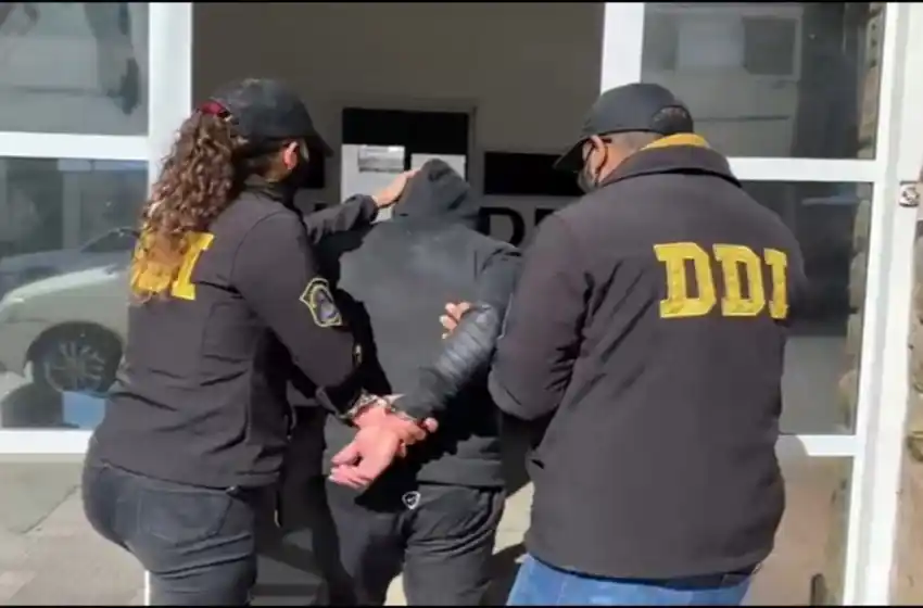 Detuvieron al acusado del homicidio de un hombre hallado en su departamento de Colón y Lamadrid