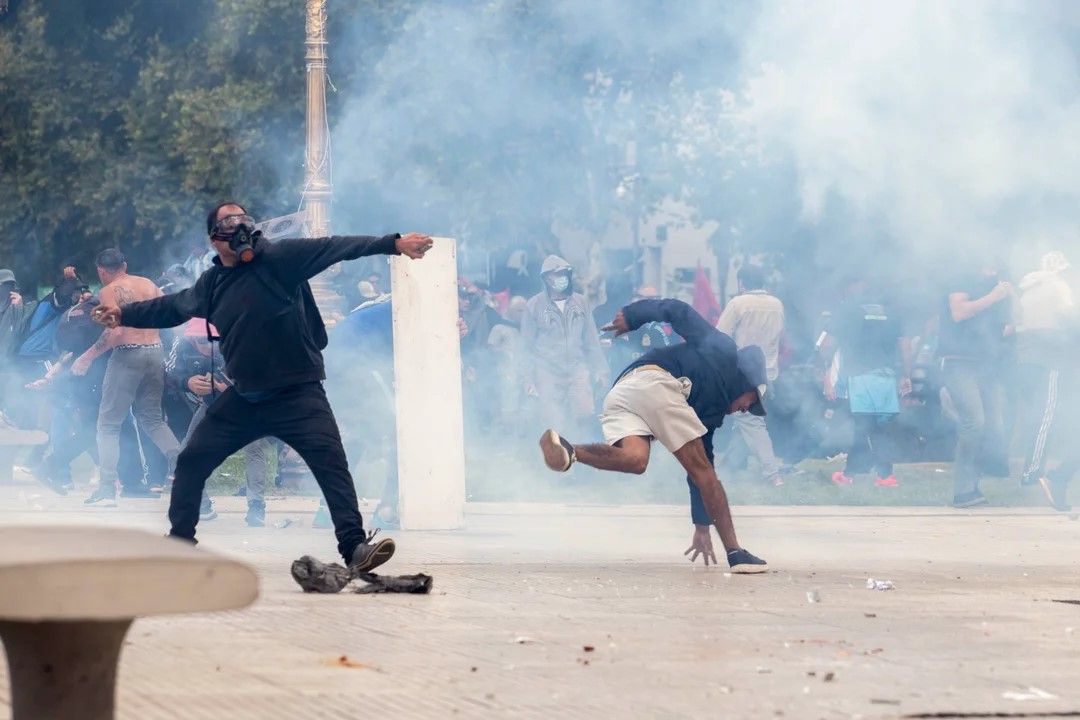 Incidentes en las afueras del Congreso (foto: NA)