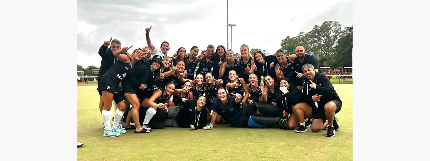 Sporting celebrando su triunfo en Junín.