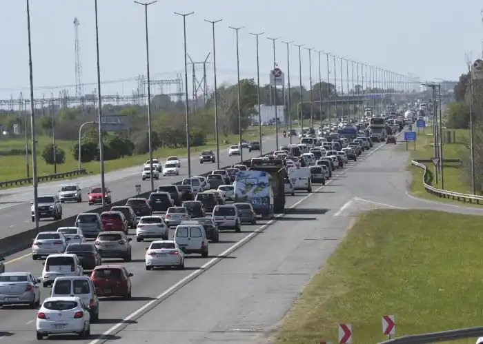 Liberaron los peajes por las colas en las rutas hacia la costa atlántica