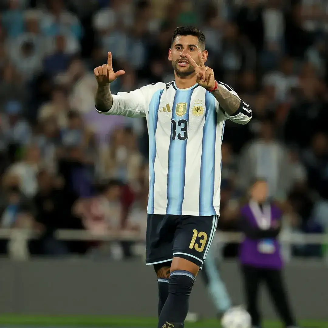 “Cuti” Romero, capitán y goleador.