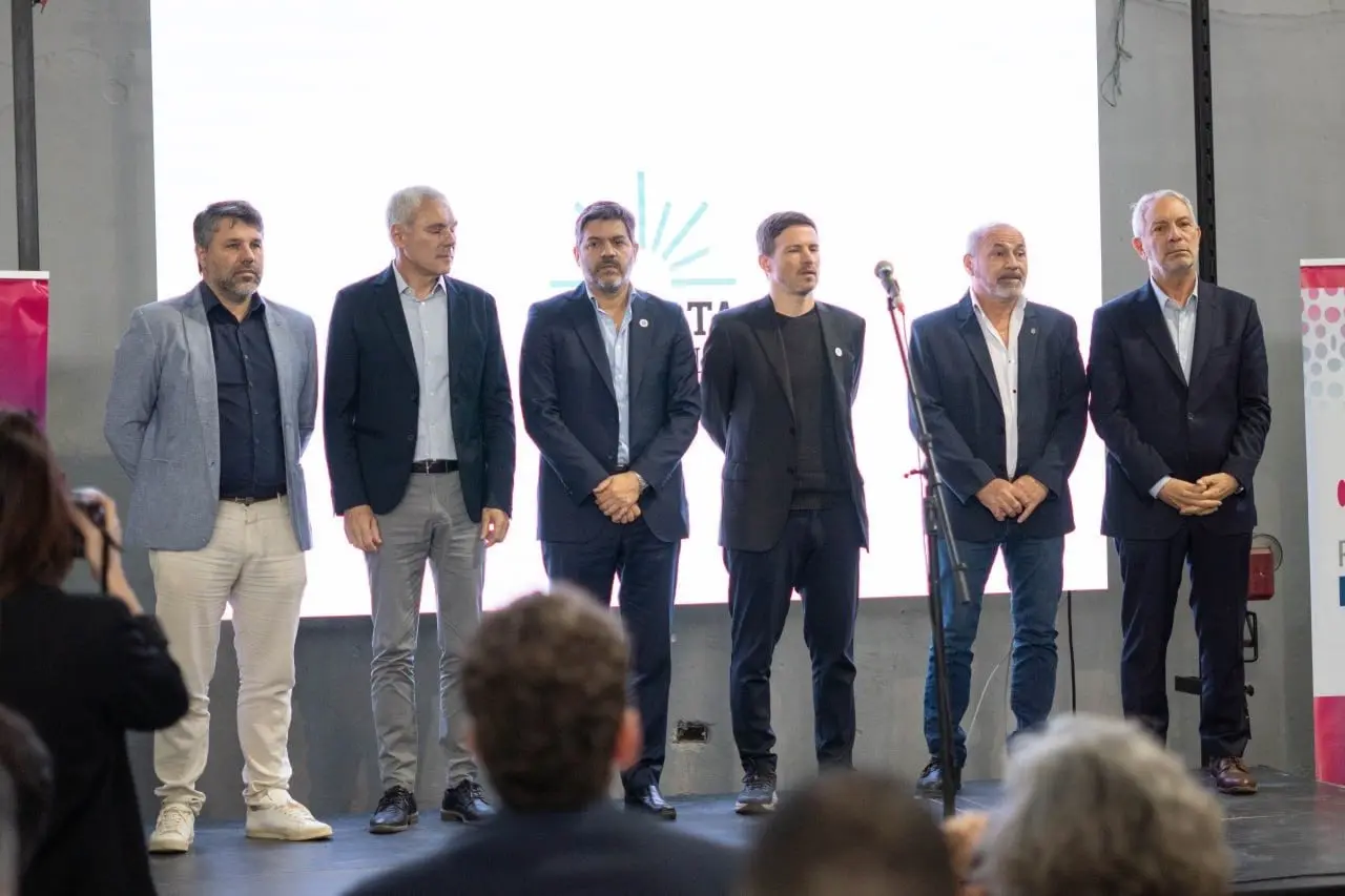 Costa y Bianco junto a los intendentes de la Región Capital.