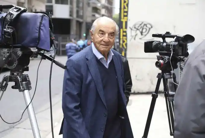 El sindicato de empleados de comercio acordó aumento salarial del 32%