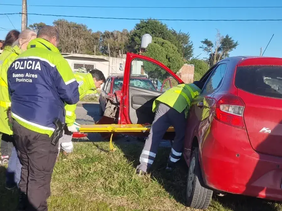 Choque en la Ruta 11, a la altura de la EDAR de OSSE: una mujer resultó herida y fue trasladada por el SAME