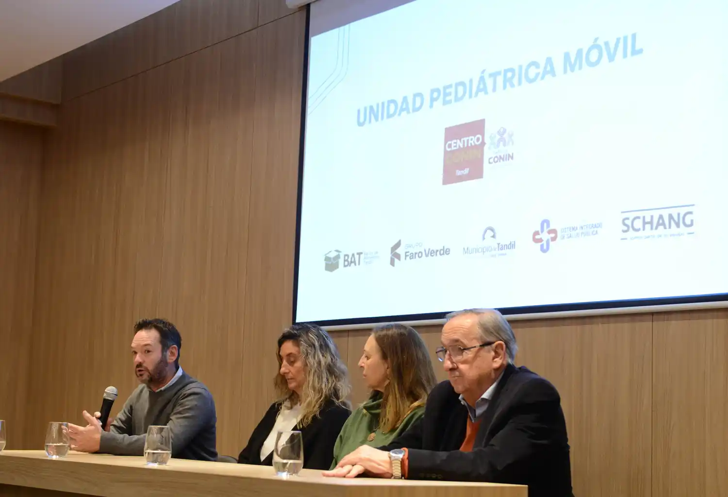 Unidad Pediatrica Movil - 1