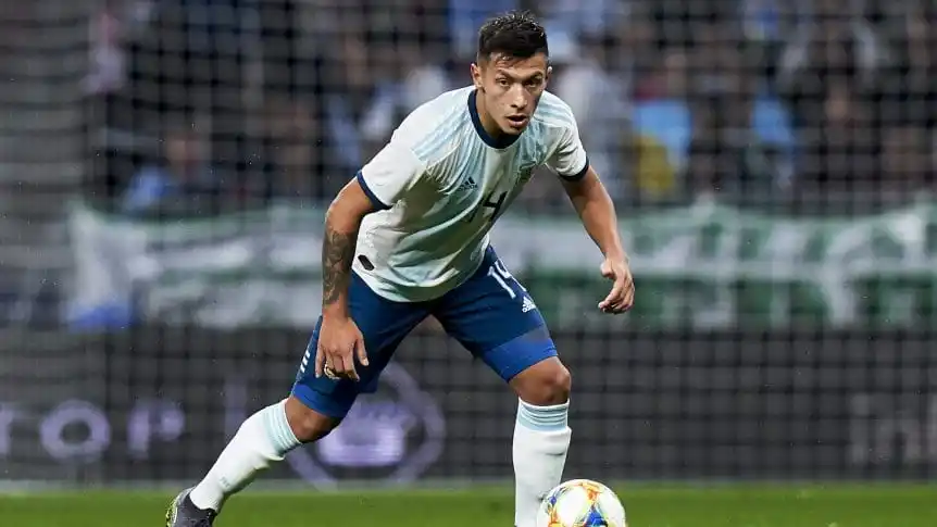 Con Lisandro Martinez de titular Argentina enfrenta a Colombia en Córdoba