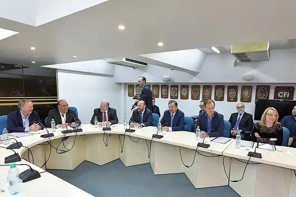 Gobernadores acuerdan postura por fondos antes de reunirse con Macri